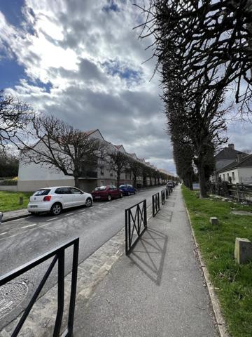 F2 DERNIER ETAGE