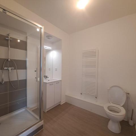 Studio avec balcon et parking privé