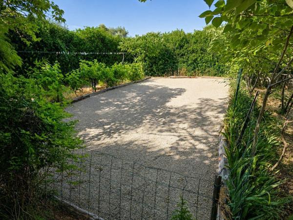 Rare à Mireval : 5 438 m² et dépendances