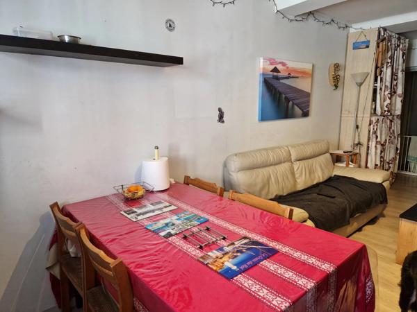 Vente                                                      Appartement
                        
                     3 pièces                      64 m2                     à Peyrehorade