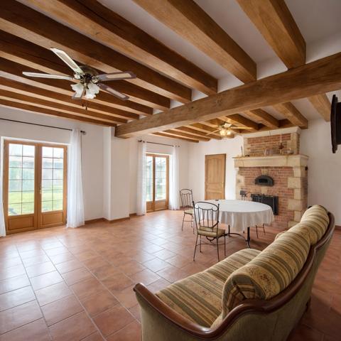 Maison
         3 pièces
        - 100 m² 119 900 € *