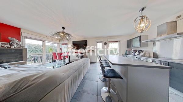 Appartement
         4 pièces
        - 78 m² Exclusivité 320 000 € *