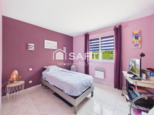 Claira - Villa 4 pièces avec piscine, garage et jardin arboré