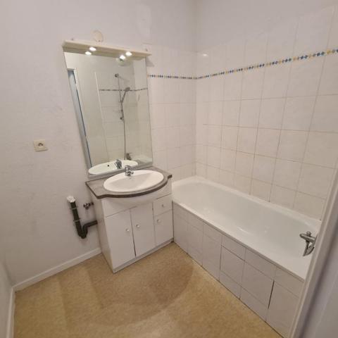 Appartement T2 avec balcon et place de parking