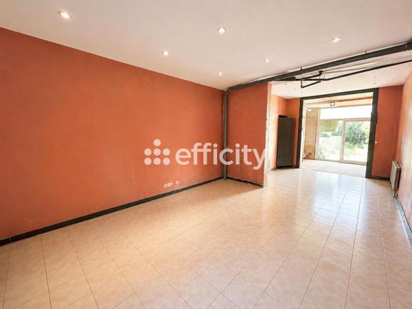 Local Commercial
        
        - 57 m² 135 000 € *