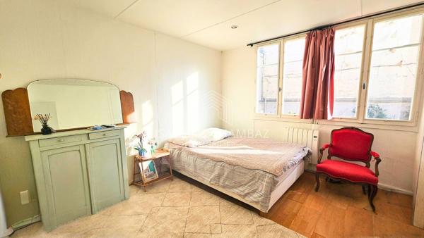 Maison
         6 pièces
        - 220 m² Bien prestige