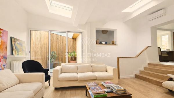 Maison
         6 pièces
        - 220 m² Bien prestige