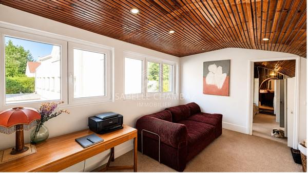 Maison
         6 pièces
        - 220 m² Bien prestige