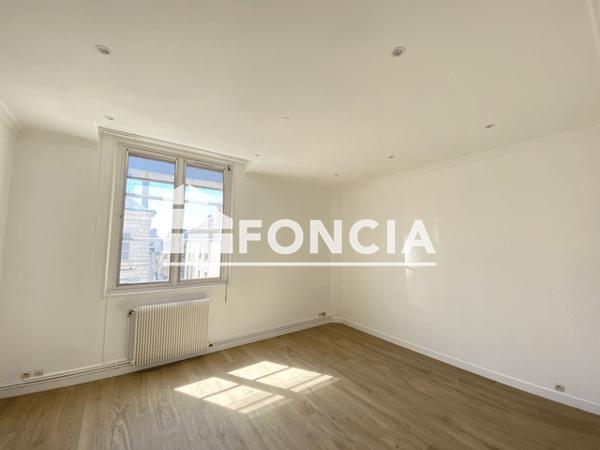 Location Appartement 3 pièces 81.04 m² - 16 RUE JEANNE D'ARC Orleans 45000