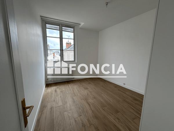 Location Appartement 3 pièces 81.04 m² - 16 RUE JEANNE D'ARC Orleans 45000