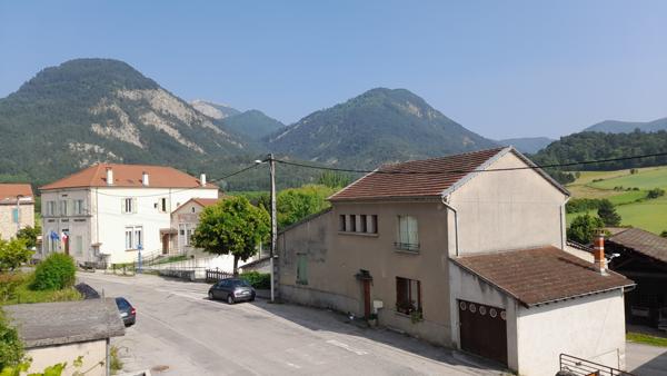 Menglon (26410) Menglon ( Drôme)-Maison de village