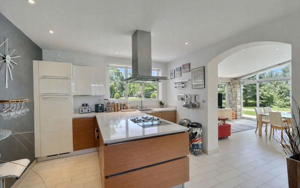 Maison à vendre    4 pièces • 147 m2 Mouans-Sartoux