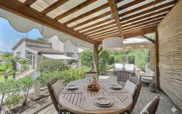 Maison à vendre    4 pièces • 147 m2 Mouans-Sartoux