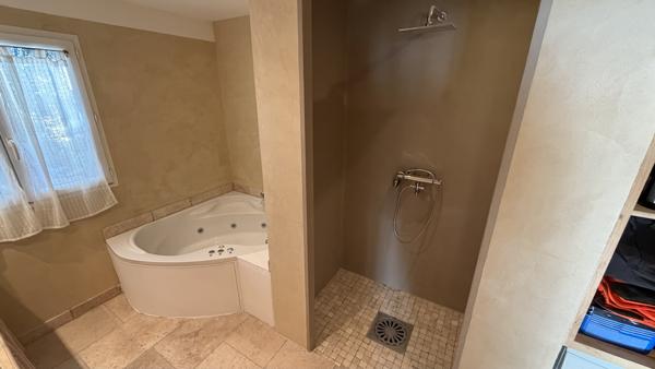 Maison
         5 pièces
        - 113 m² 366 000 € *