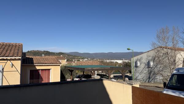 Maison
         5 pièces
        - 113 m² 366 000 € *