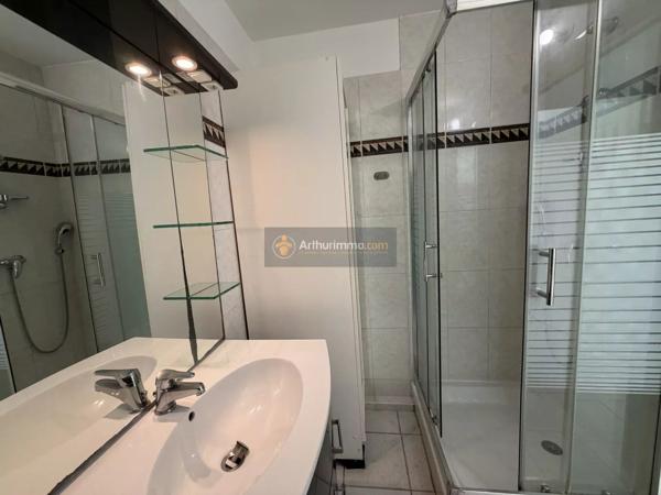 Location                                                      Appartement
                        
                     3 pièces                      67 m2                     à Fréjus