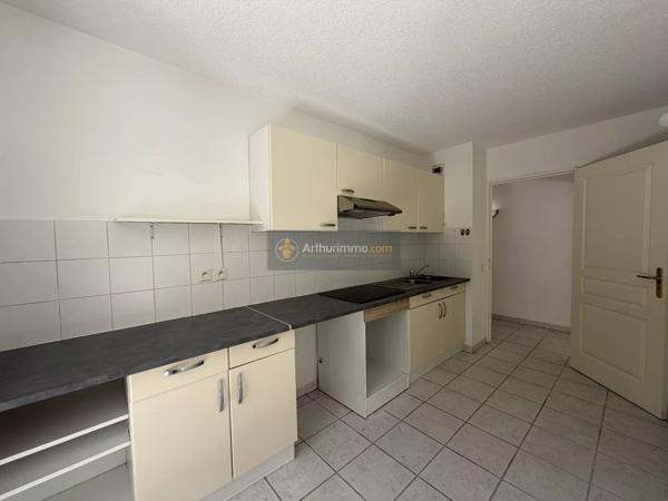 Location                                                      Appartement
                        
                     3 pièces                      67 m2                     à Fréjus