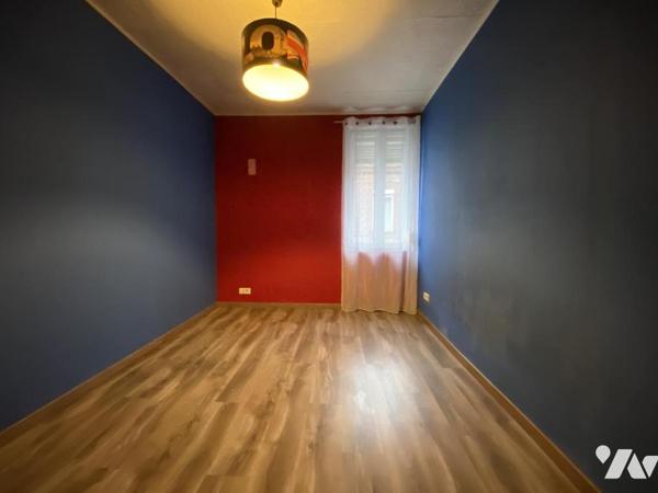 VALENCIENNES : Maison de ville - jardin - trois chambres et grenier aménageable