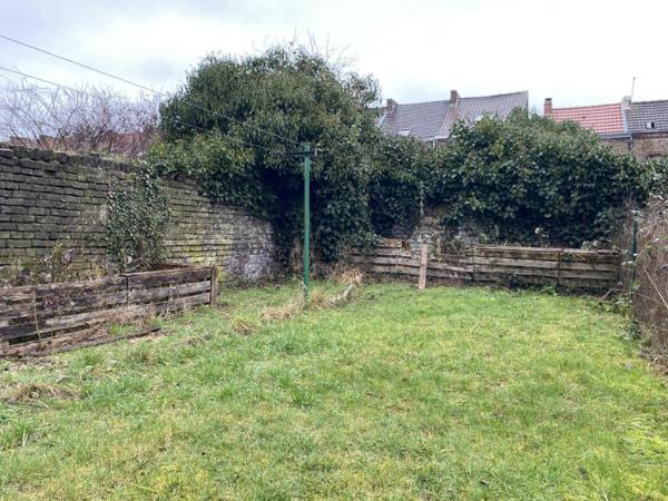 VALENCIENNES : Maison de ville - jardin - trois chambres et grenier aménageable
