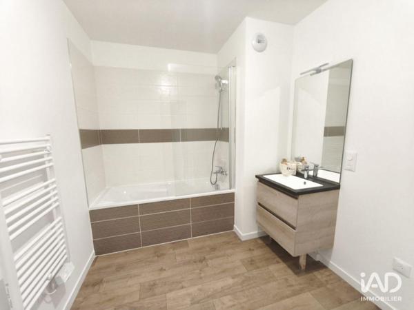 Location appartement 3 pièces 64 m² L'Huisserie