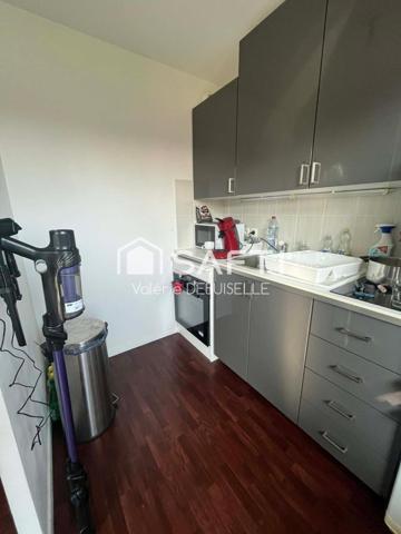 T2 avec une cave et une place de parking en résidence sécurisée