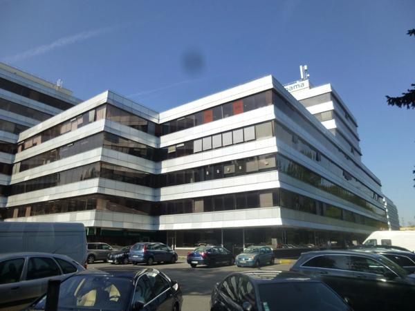 600 m2 de bureaux avec parking à vendre à Cergy au prix de 650000 euros