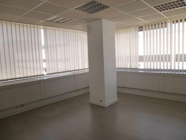 600 m2 de bureaux avec parking à vendre à Cergy au prix de 650000 euros