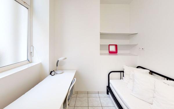 Appartement à louer    1 pièce •  Saint-Étienne