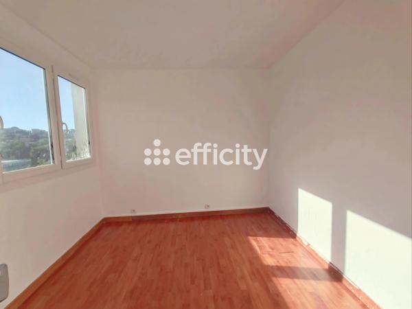 Appartement
         4 pièces
        - 76 m² 62 000 € *