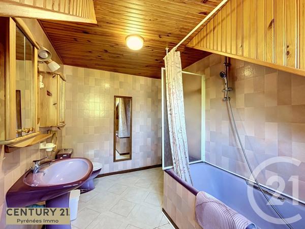 Appartement T5 à vendre  5 pièces - 97 m 2   BAGNERES DE LUCHON  - 31