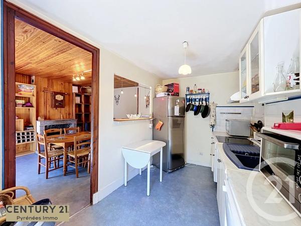 Appartement T5 à vendre  5 pièces - 97 m 2   BAGNERES DE LUCHON  - 31