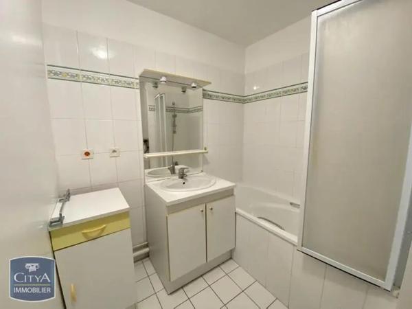 Appartement à louer 2 pièces 34.16m² Valenciennes (59300)