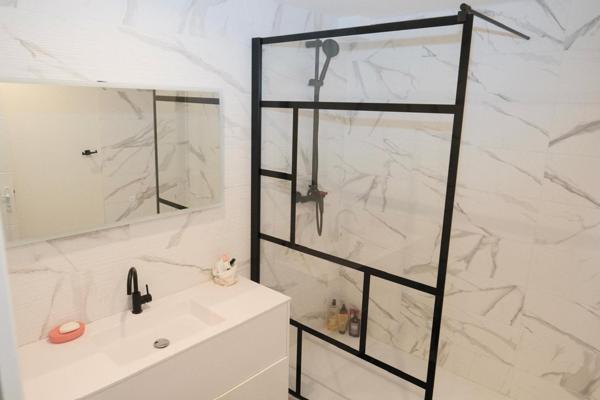 Maison à TOULOUSE, 31500 - 8 pièces 416m²