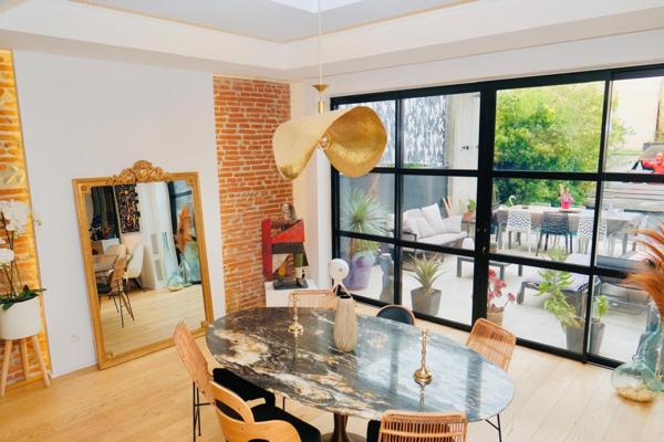 Maison à TOULOUSE, 31500 - 8 pièces 416m²