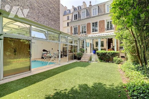 NOTAIRE VEND –  HÔTEL PARTICULIER AVEC JARDIN , PISCINE & MAISON DE GARDIEN