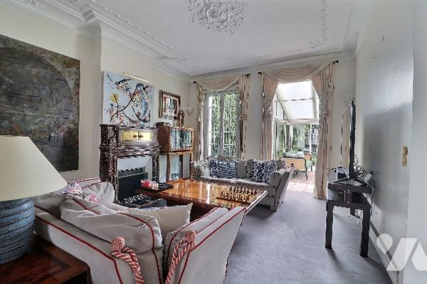 NOTAIRE VEND –  HÔTEL PARTICULIER AVEC JARDIN , PISCINE & MAISON DE GARDIEN