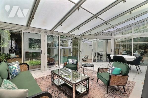 NOTAIRE VEND –  HÔTEL PARTICULIER AVEC JARDIN , PISCINE & MAISON DE GARDIEN