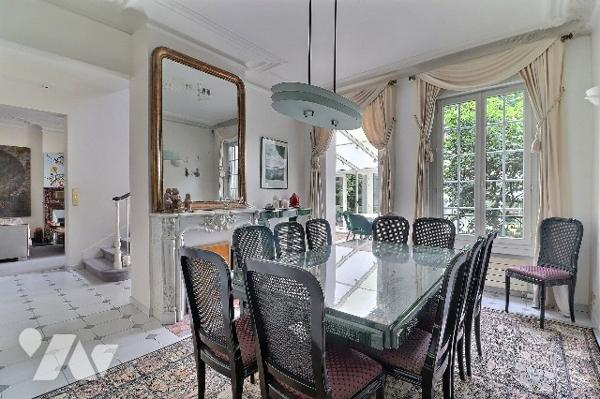 NOTAIRE VEND –  HÔTEL PARTICULIER AVEC JARDIN , PISCINE & MAISON DE GARDIEN