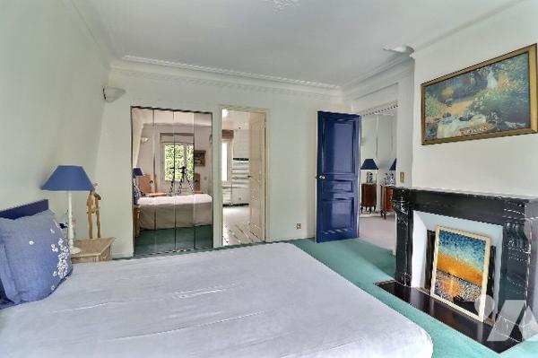 NOTAIRE VEND –  HÔTEL PARTICULIER AVEC JARDIN , PISCINE & MAISON DE GARDIEN