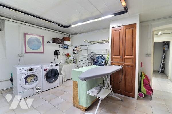 NOTAIRE VEND –  HÔTEL PARTICULIER AVEC JARDIN , PISCINE & MAISON DE GARDIEN