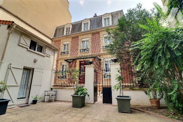 NOTAIRE VEND –  HÔTEL PARTICULIER AVEC JARDIN , PISCINE & MAISON DE GARDIEN