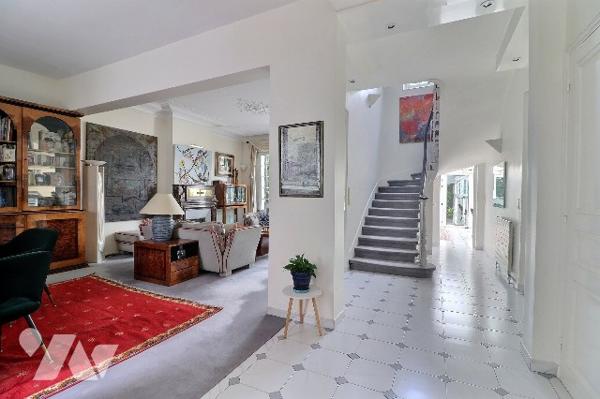 NOTAIRE VEND –  HÔTEL PARTICULIER AVEC JARDIN , PISCINE & MAISON DE GARDIEN