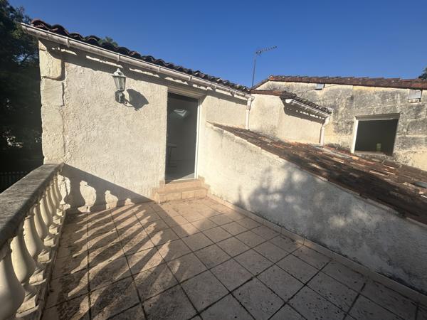 Maison  8 pièce(s)  4 chambre(s)  180 m²