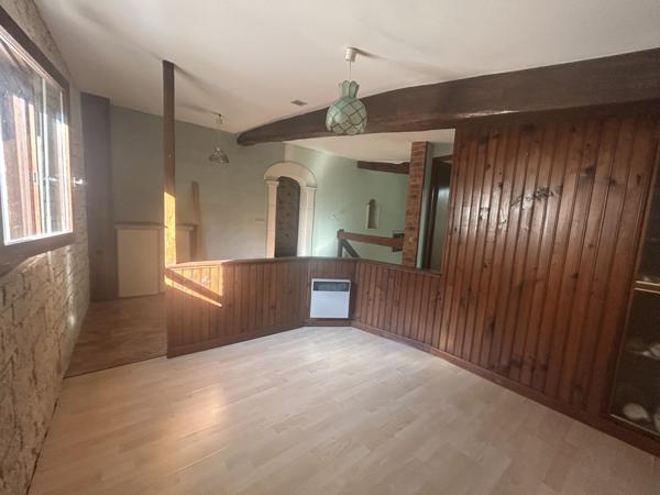 Maison  8 pièce(s)  4 chambre(s)  180 m²