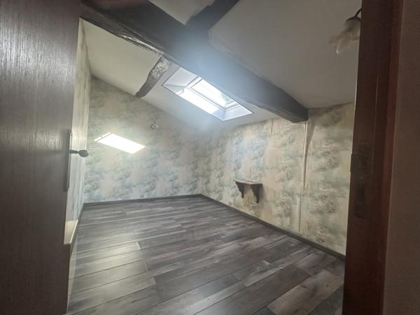 Maison  8 pièce(s)  4 chambre(s)  180 m²