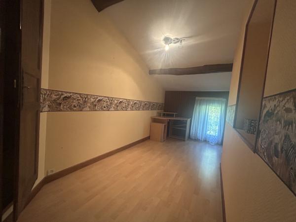 Maison  8 pièce(s)  4 chambre(s)  180 m²