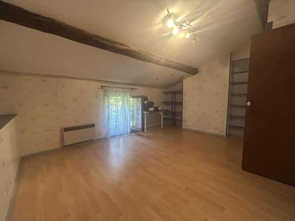 Maison  8 pièce(s)  4 chambre(s)  180 m²