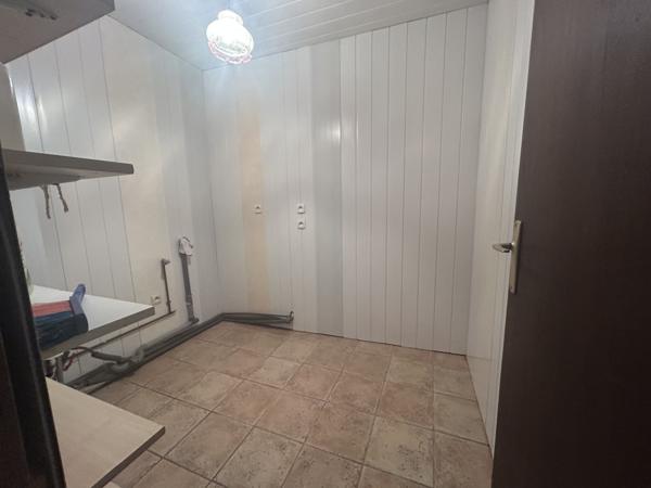 Maison  8 pièce(s)  4 chambre(s)  180 m²