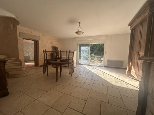 Maison  8 pièce(s)  4 chambre(s)  180 m²