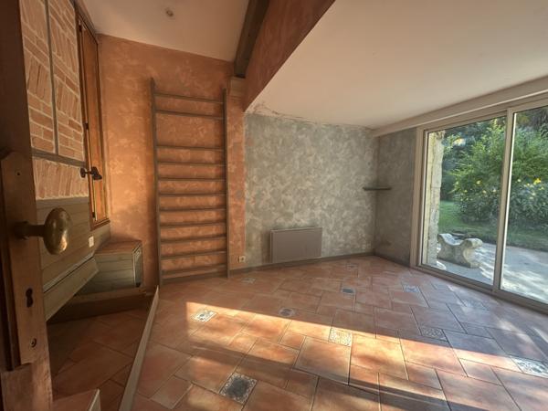 Maison  8 pièce(s)  4 chambre(s)  180 m²